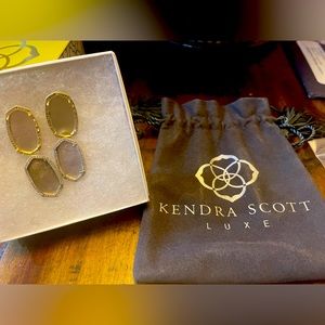 Luxe Kendra Scott frames. Will come with bag. Gold and Silver. Both are EUC.